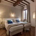 Casa Dora By Mmega Florens